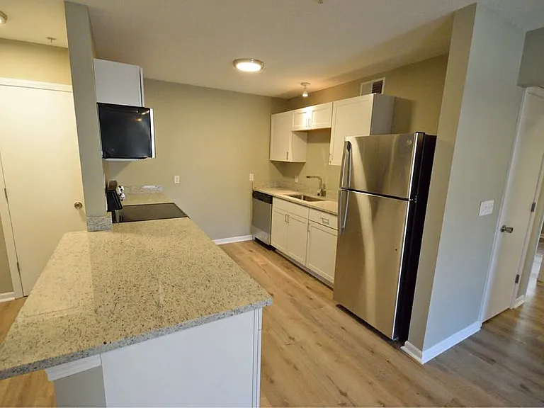 1150 E 51st St #2C — Photo 2