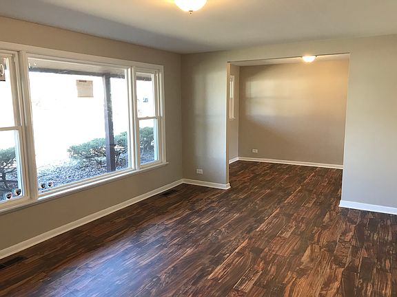3rd image of 19041 Loretto Ln