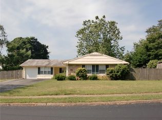 1 Tripplet Rd, Somerset, NJ 08873