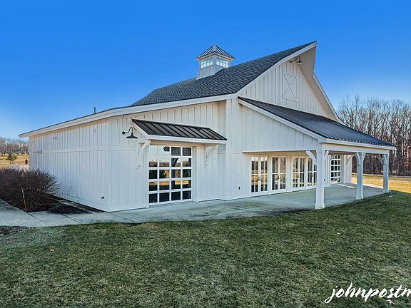 4th image of 5801 White Barn Dr NE