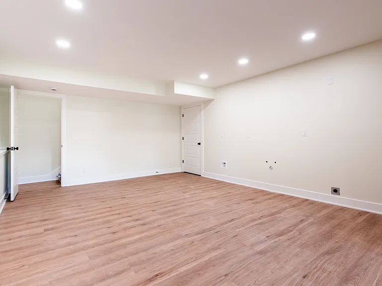 8301 Acme Way — Photo 17
