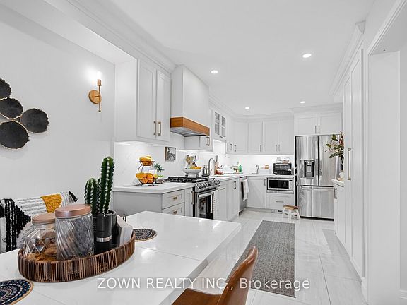 2nd image of 5253 Bushelgrove Cir