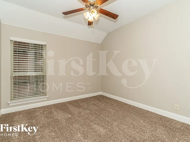 151 Charleston Ln — Photo 11