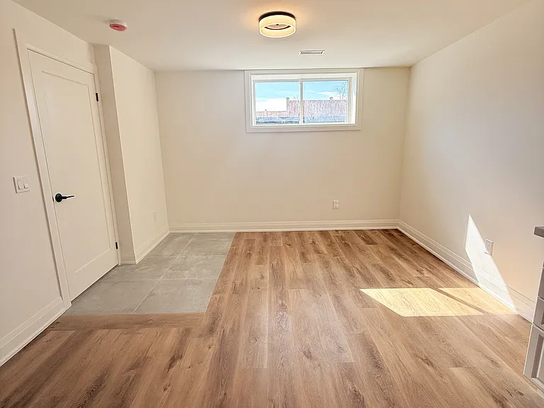19 Arrowsmith Ave #5B — Photo 7
