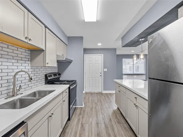 17202 Imperial Valley Dr APT 5, Houston, TX 77060