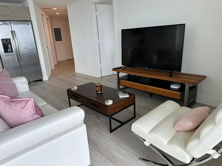 121 NE 34th St #2309 — Photo 1