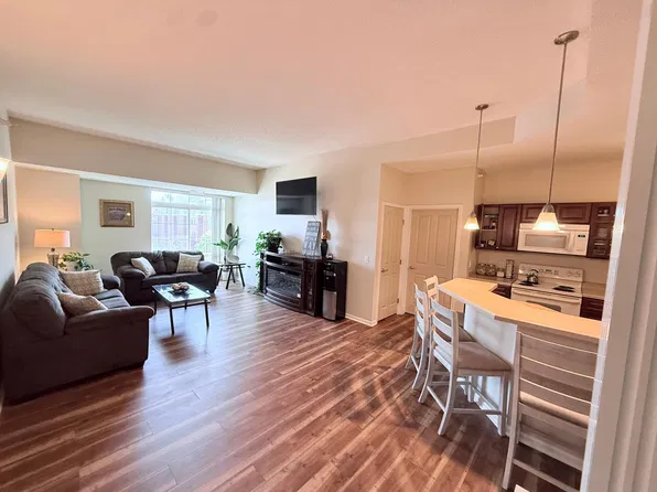 649 Old Highway 8 NW APT 306, New Brighton, MN 55112