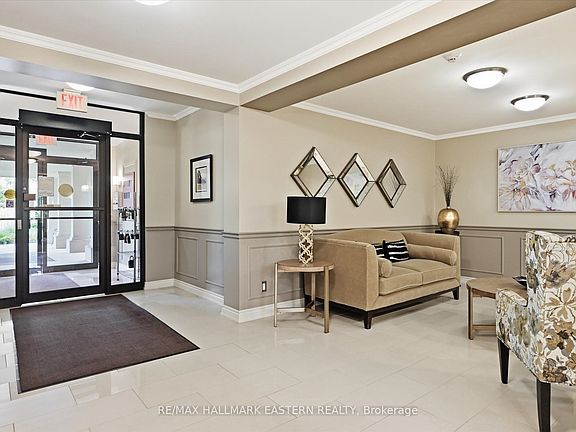 4th image of 869 Clonsilla Ave #Penthouse 16