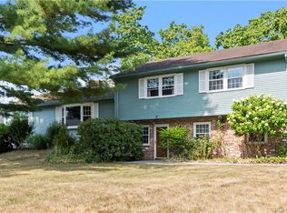 5 Fishing Cove Rd, North Kingstown, RI 02852