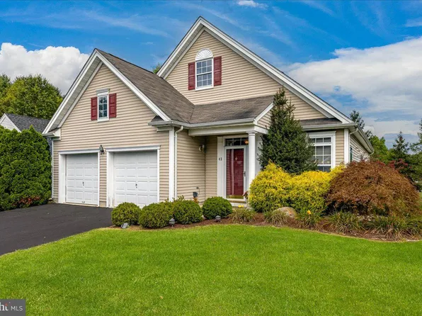 43 Globeflower Ln, Princeton Junction, NJ 08550