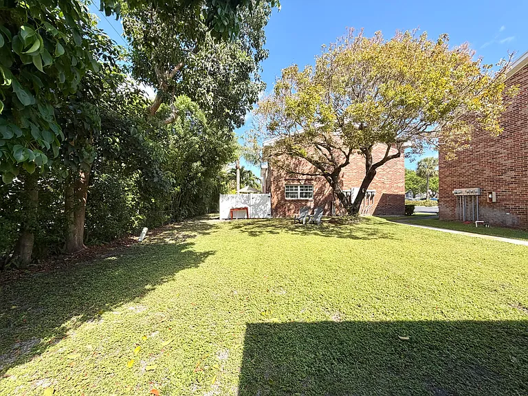 413 N Cypress Dr — Photo 27