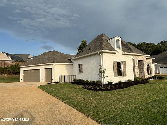 3rd image of 242 Turnberry