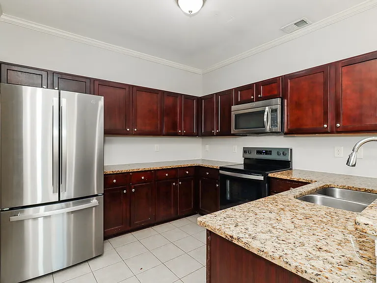 46 Hamilton Blvd NW — Photo 8