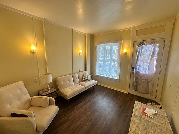 5th image of 1024 Birch St