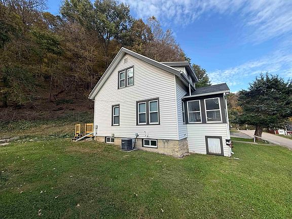 4th image of 224 Prospect St