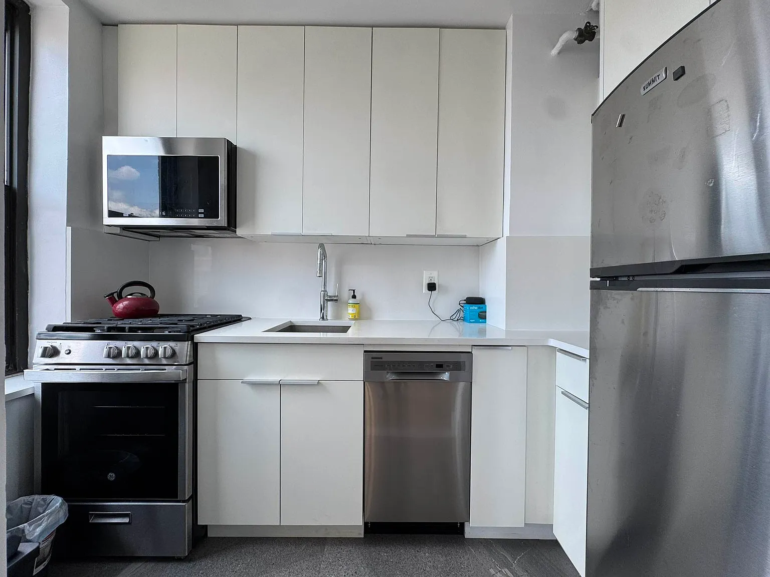 161 West 16th Street — Photo 2