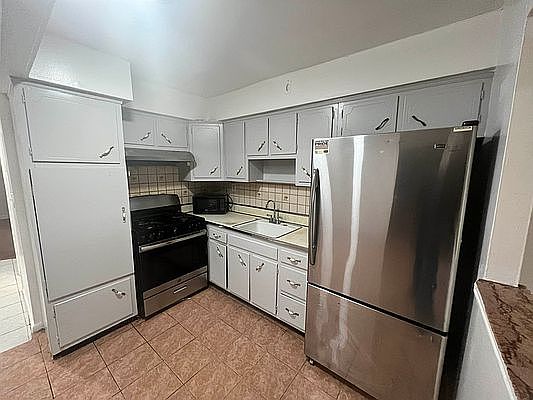 2nd image of 1157 Noble Ave Floor 2