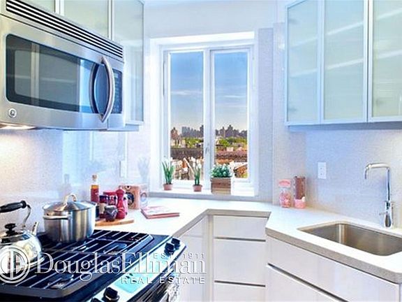 4th image of 535 E 14th St APT 5F