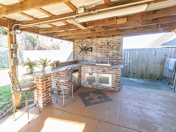 2nd image of 9921 Chapel Hill Dr