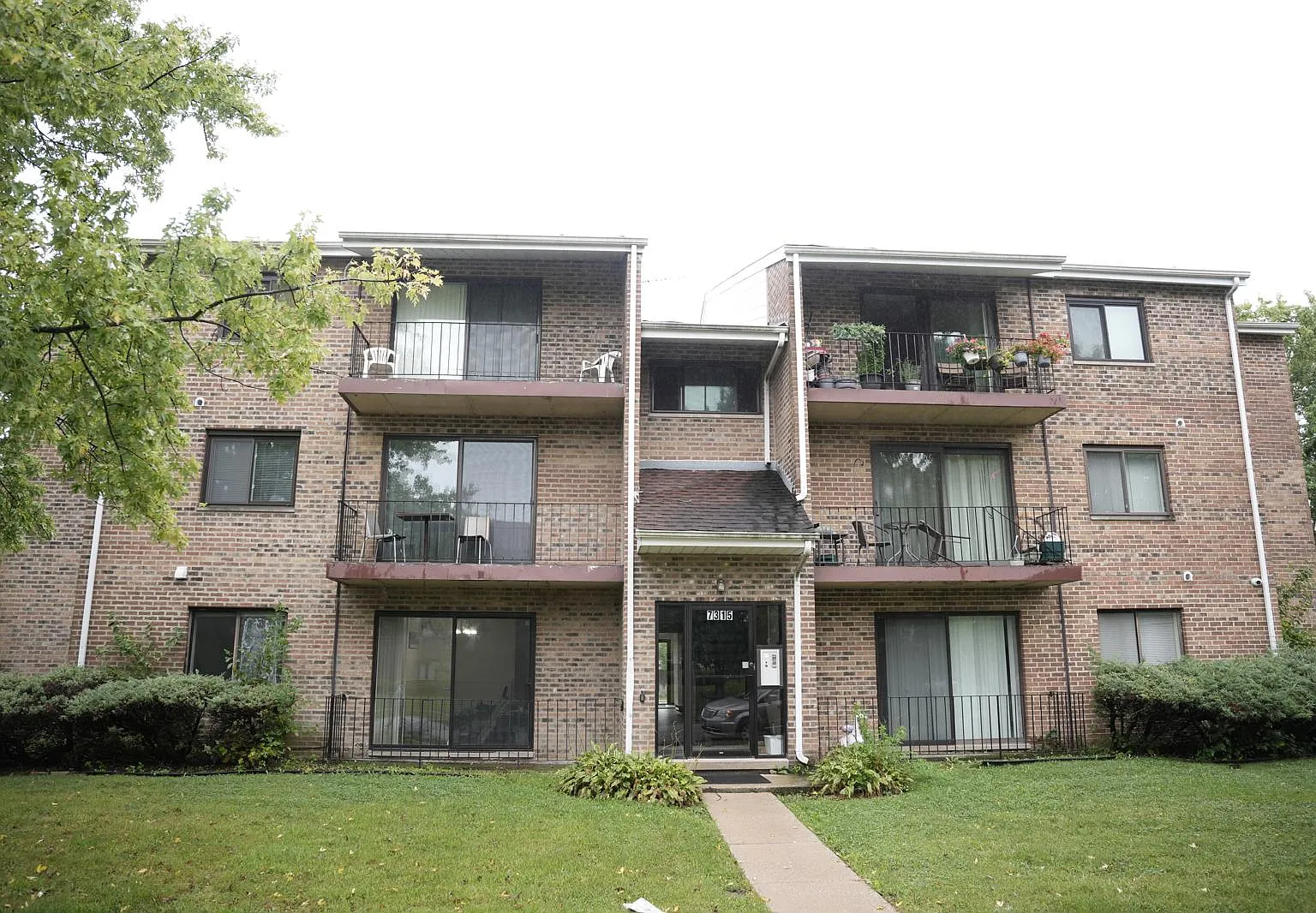 2 bed, 1000 sqft, $1,800 — Photo 3