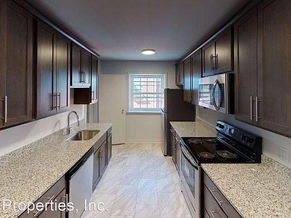 3rd image of 4201 Forest Hill Ave APT 2