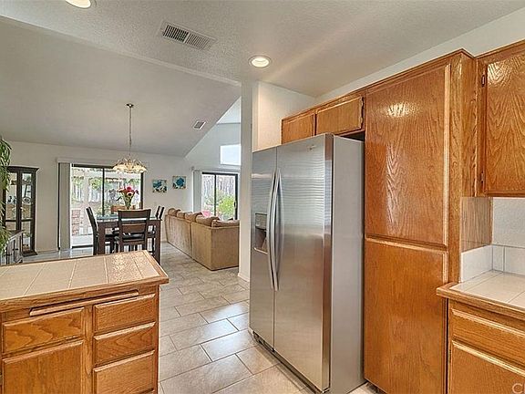 4th image of 1556 Fairmont Dr