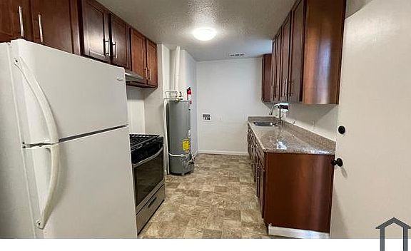5th image of 7222 Fresno St