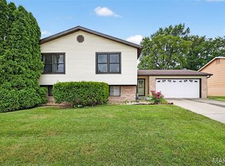 14 Sunny Hill Blvd, Saint Peters, MO 63376