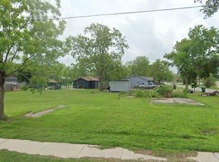 425 W Miller St, Angleton, TX 77515