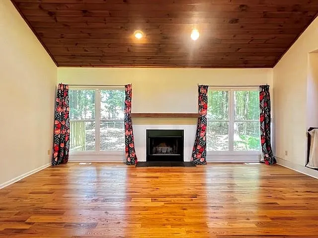 4 bed, 3.0 bath, 2753 sqft, $2,495 — Photo 4