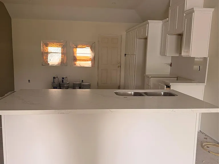 708 Main St — Photo 2