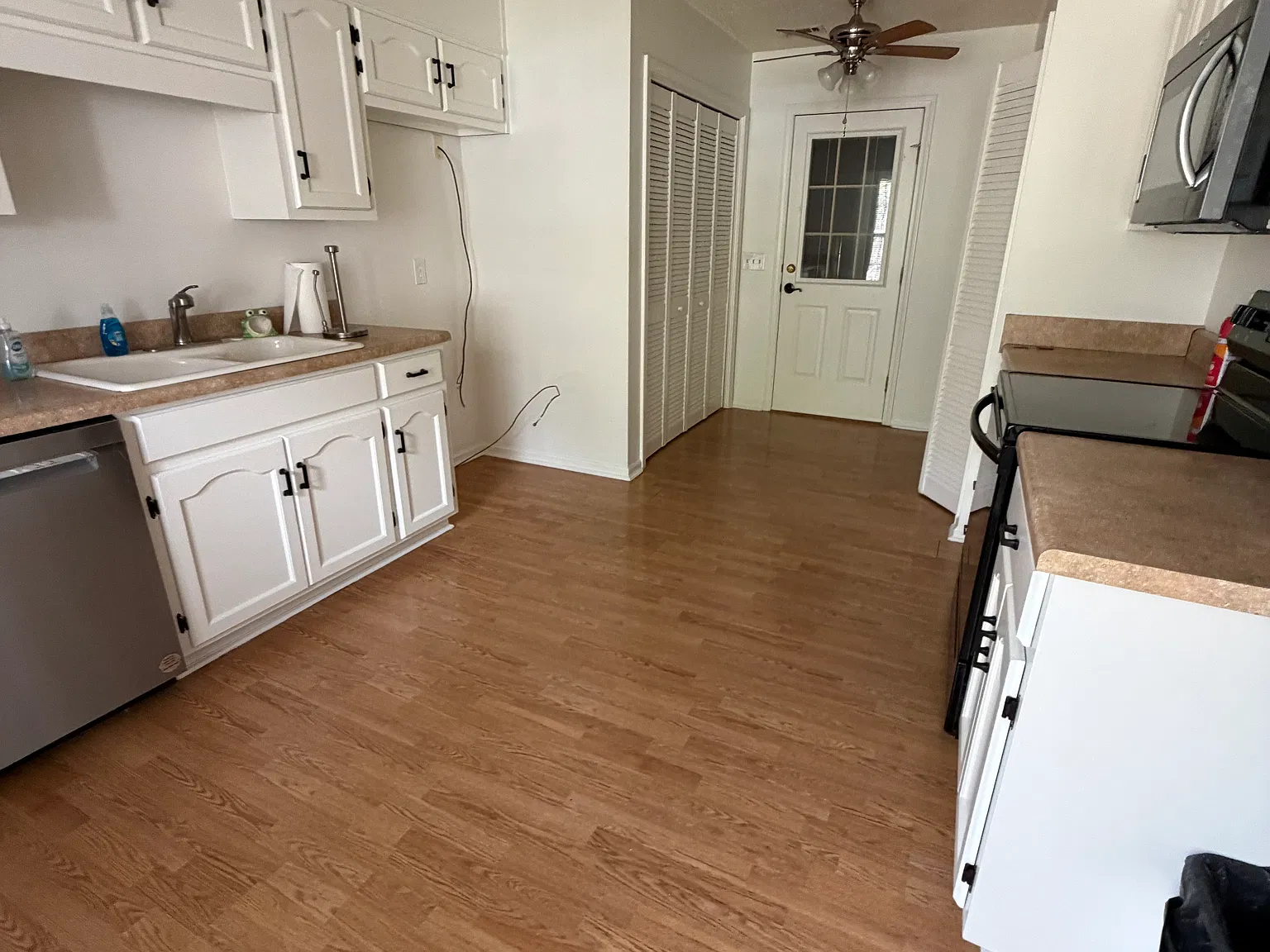 3 bed, 1574 sqft, $2,100 — Photo 2