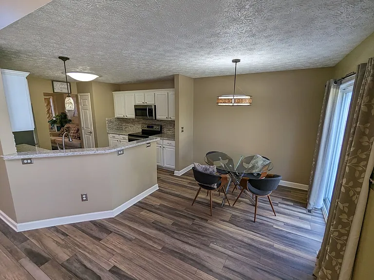 1457 Hollow Wood Ln — Photo 4