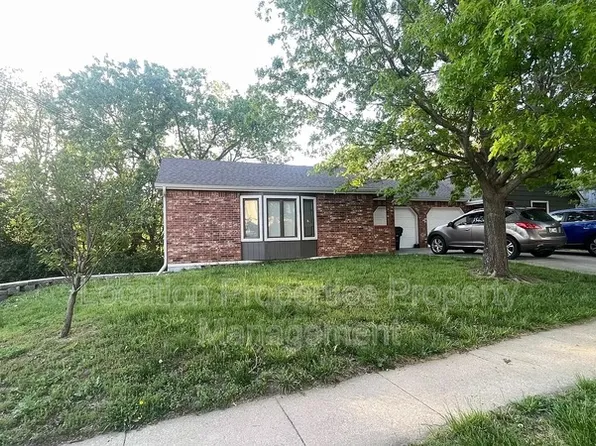 2824 University Dr #1, Lawrence, KS 66049
