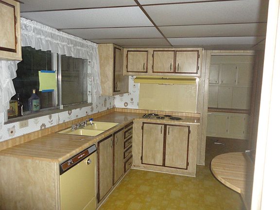 Nice sized kitchen