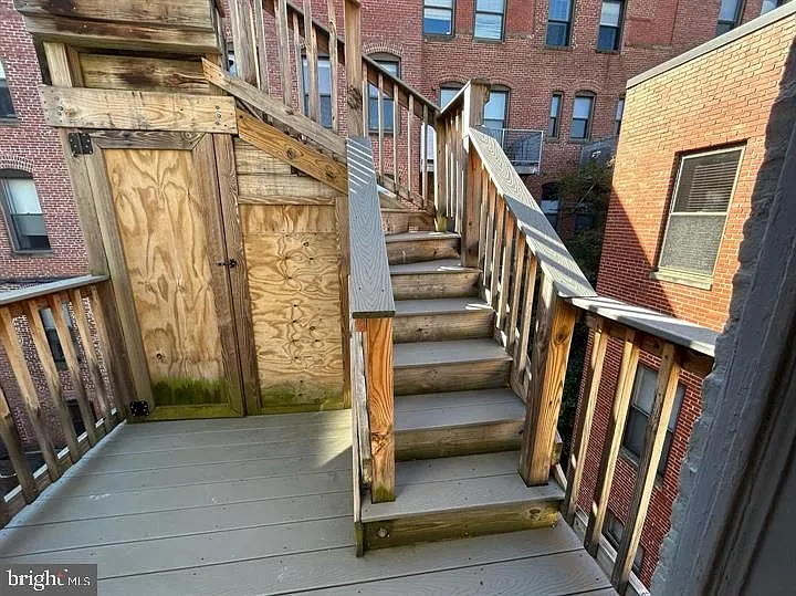 105 E West St #B — Photo 14