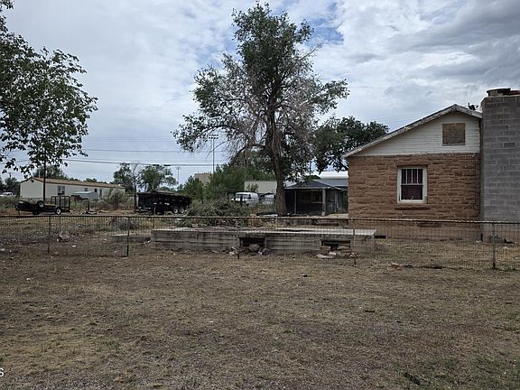 5th image of 47077 N 5th St