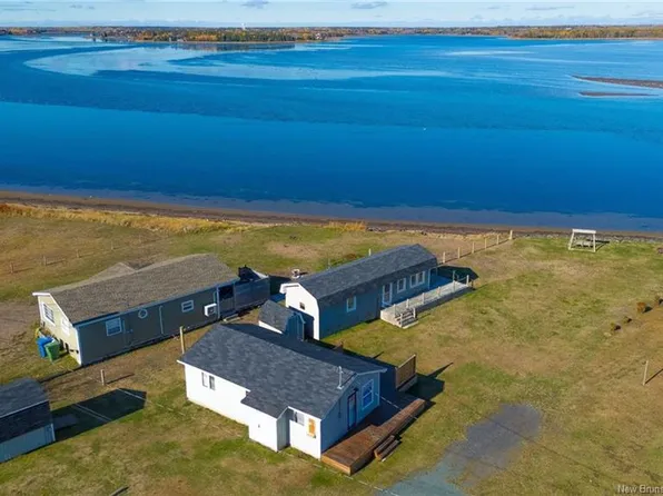 29 Bertie St #27, Tracadie, NB E1X 4J1