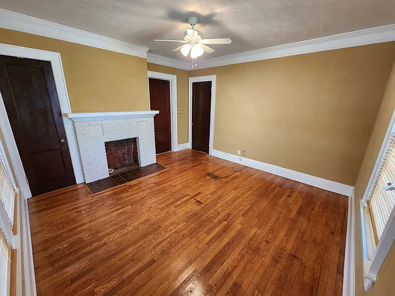 588 Fletcher St SW — Photo 5