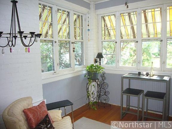 5th image of 215 Chatsworth St S APT 2