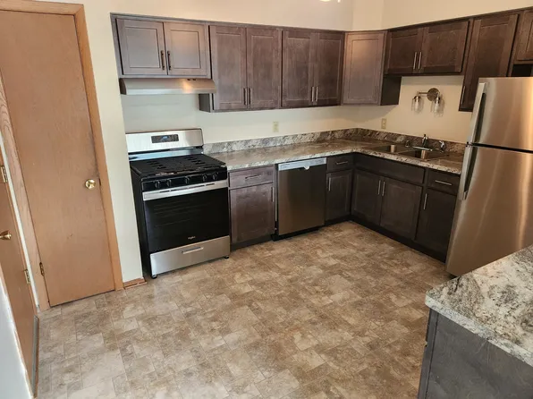 201 W Park Ave, Hartland, WI