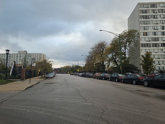 4th image of 626 E Woodland Park Unit 703