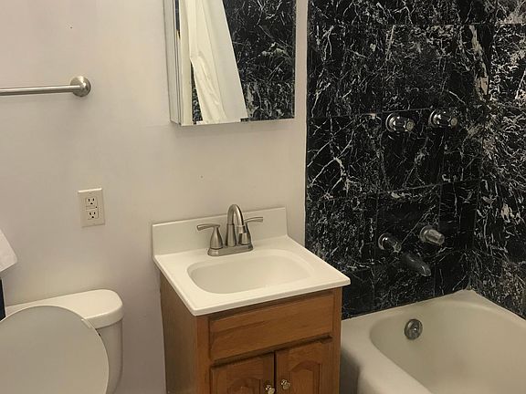 5th image of 209 W 200 N APT 9