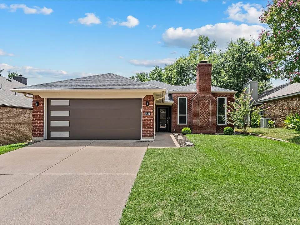 1521 Briarcrest Dr