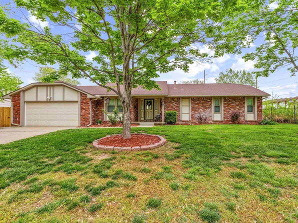 8810 W 9th St N, Wichita, KS 67212