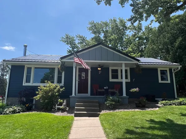 605 Plum St, Decorah, IA 52101