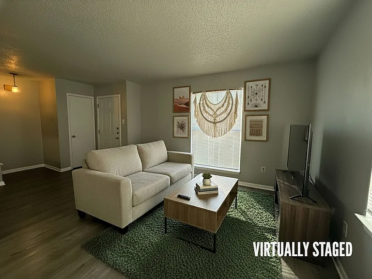 4503 Hunt Cir — Photo 4