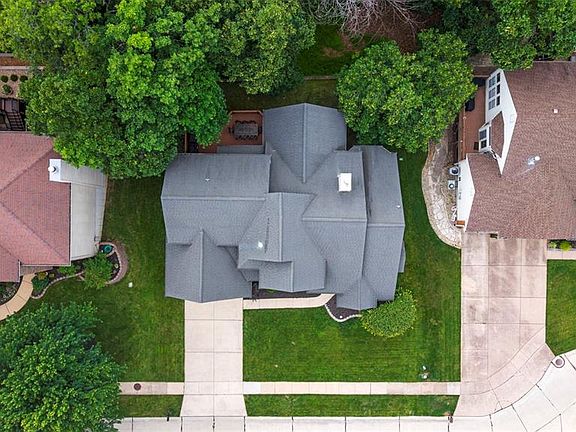4th image of 509 Autumn Bluff Dr