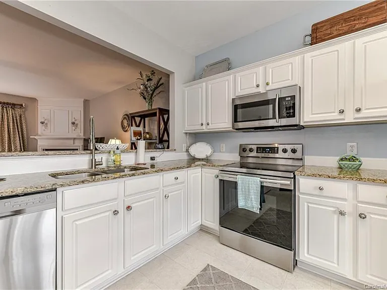 2907 Castleberry Ct — Photo 7
