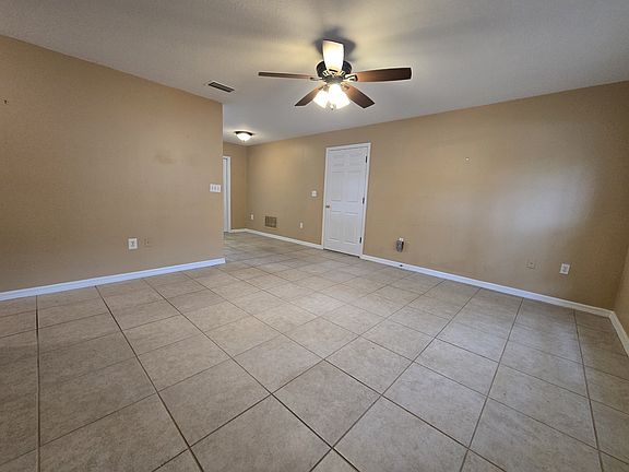 3rd image of 620 E 17th St #1